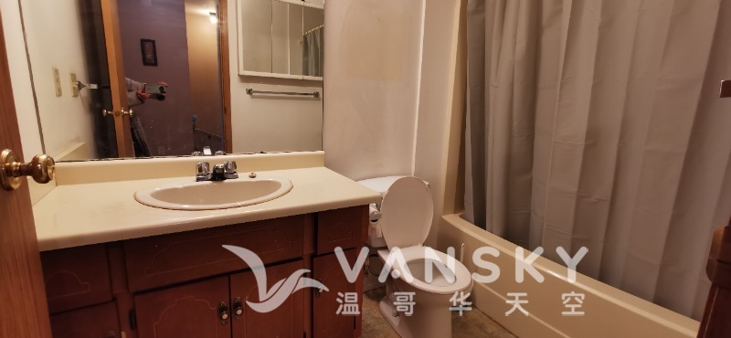 250630163751_Four piece bath room.jpg